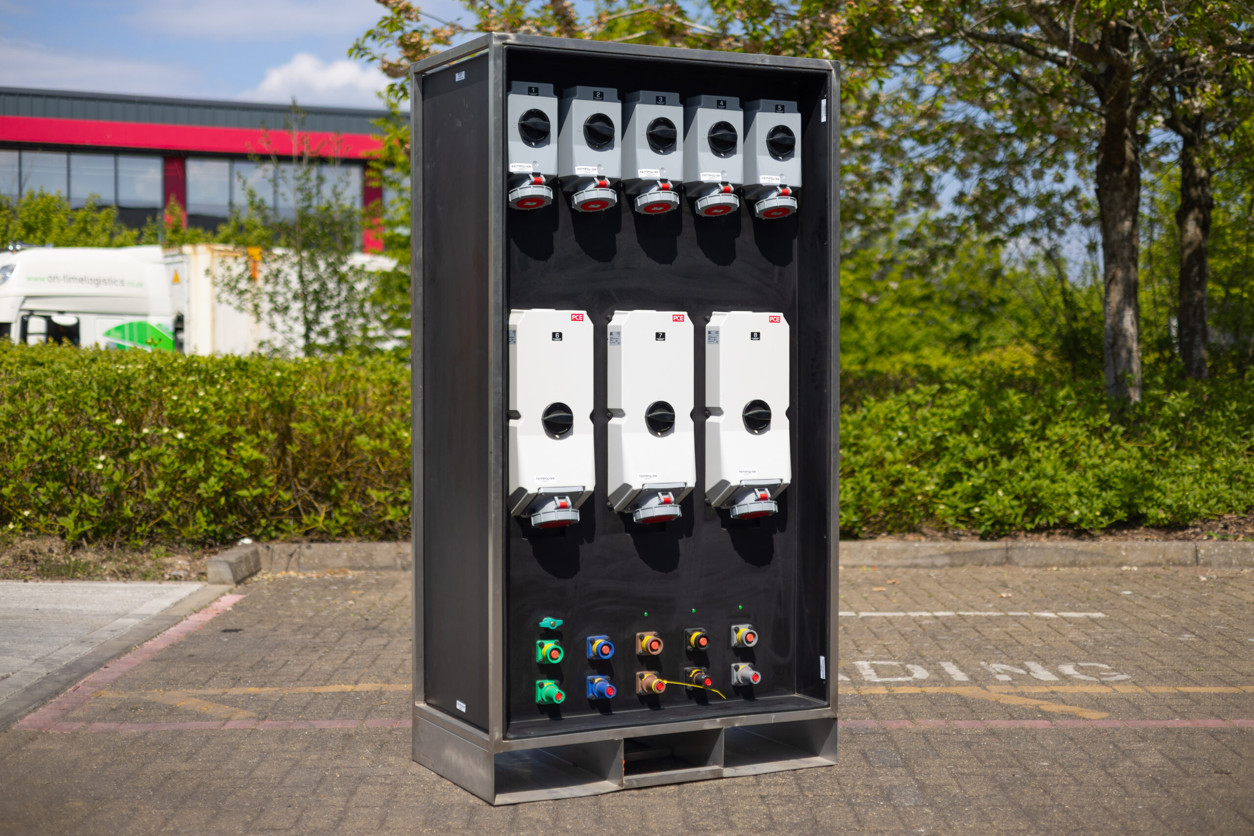 SP20- Specialist interlocking sockets for secure electrical supplies 