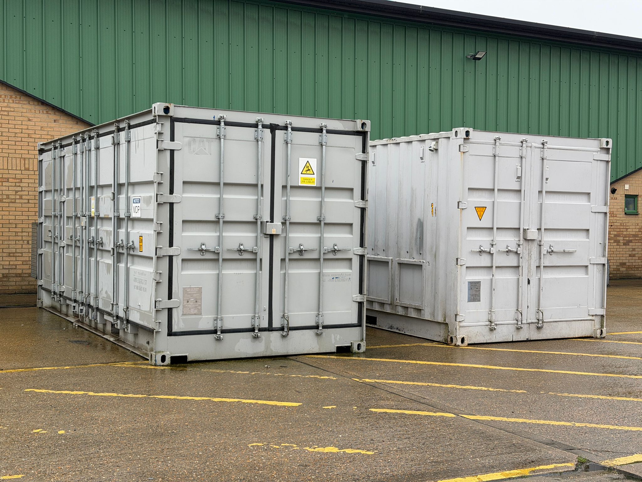 6000amp Containers